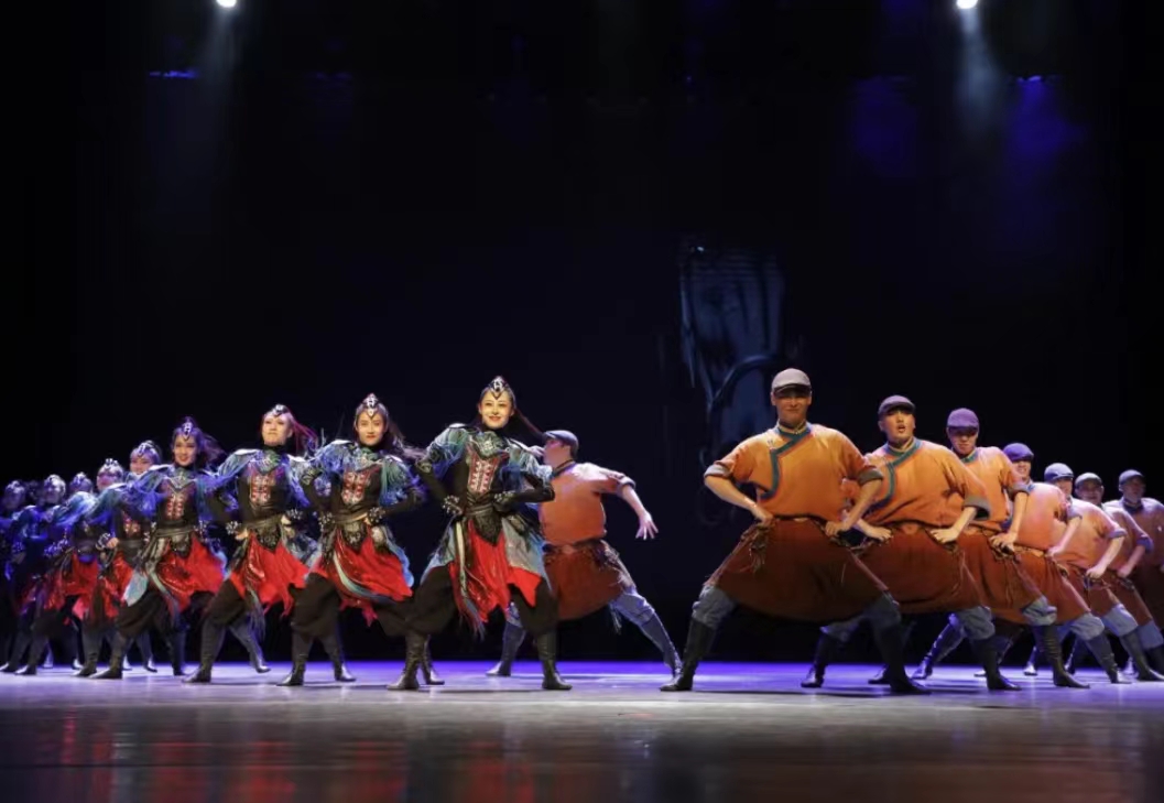 感党恩、听党话、跟党走——我校成功举办内蒙古舞蹈创作研讨会专场文艺演出